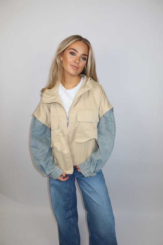 JACKET WITH DENIM SLEEVE